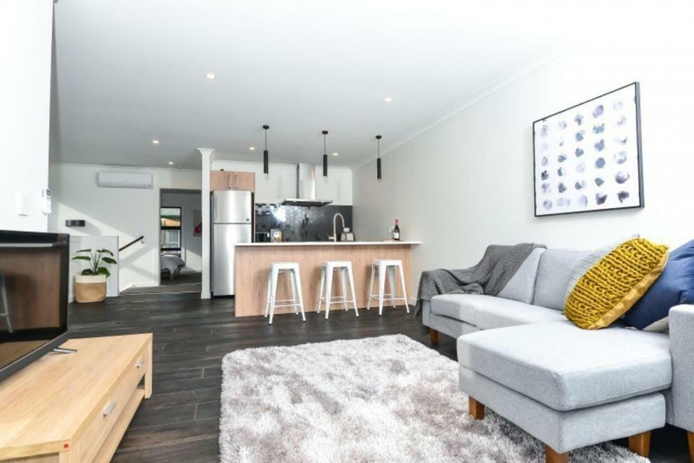 Central Park Gemini Apartments Гамильтон Экстерьер фото